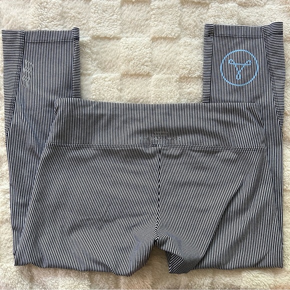 Lorna Jane Pants - Lorna Jane • Striped Capri Leggings